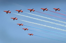 Red Arrows in formation